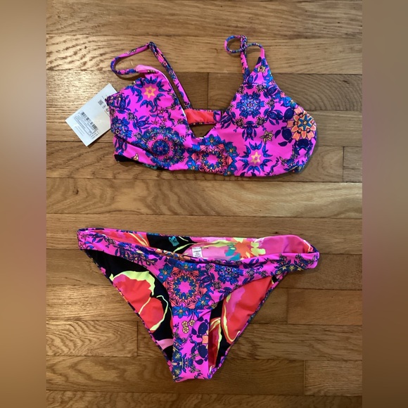 NWT! Maaji Swimsuit BIKINI SET Size Large Reversible BRALETTE Top BEACH RESORT! - Picture 1 of 6